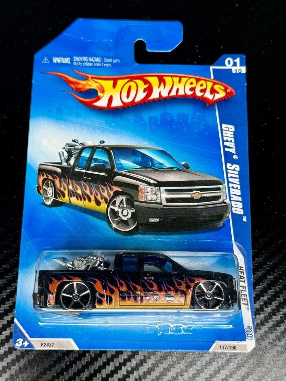 Hot Wheels Chevy Silverado (Heat Fleet) ) Die-Cast Truck